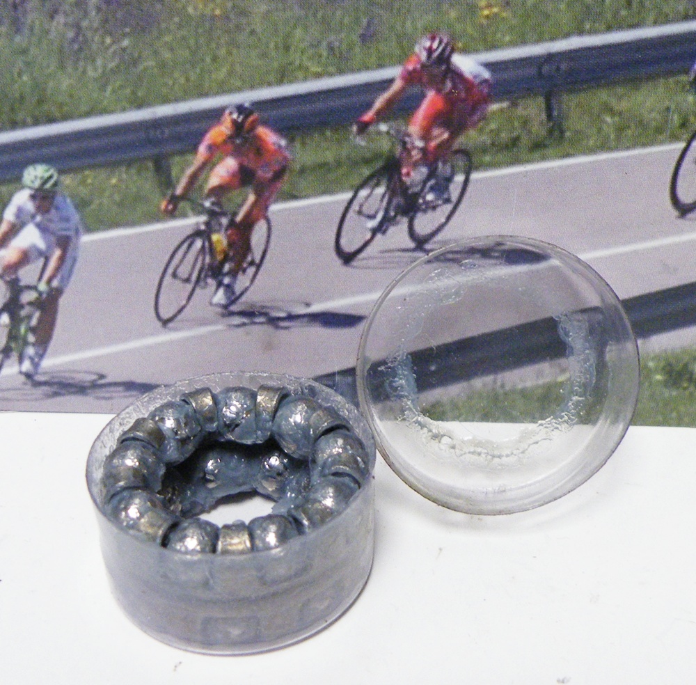 Shimano Dura Ace 7200 ball bearings.